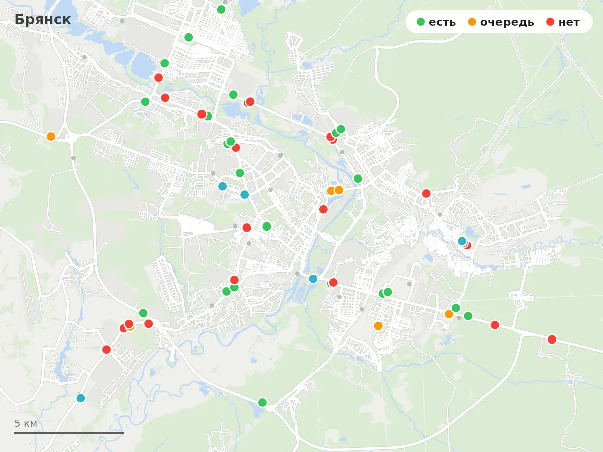 Карта заправок Брянск: зелёные — есть топливо, оранжевые — очередь, красные — нет