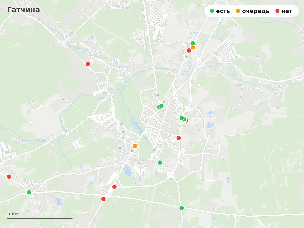 Карта заправок Гатчина: зелёные — есть топливо, оранжевые — очередь, красные — нет