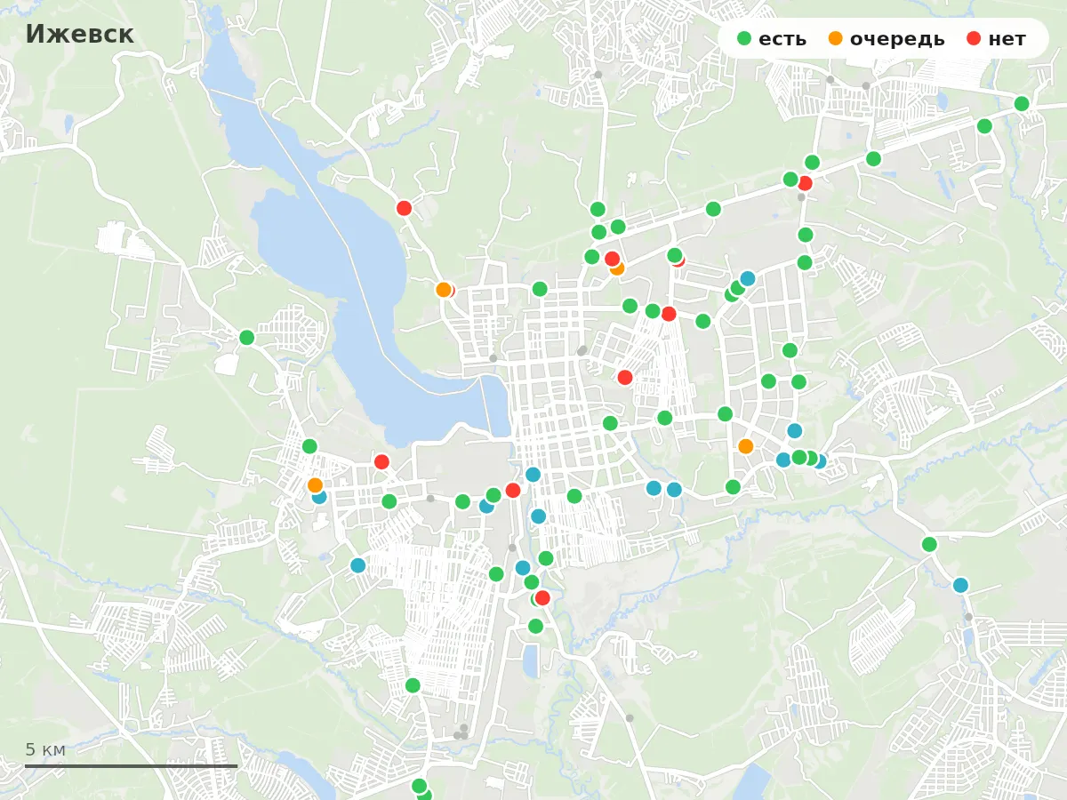 Карта заправок Ижевск: зелёные — есть топливо, оранжевые — очередь, красные — нет