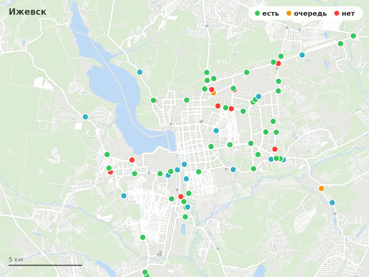 Карта заправок Ижевск: зелёные — есть топливо, оранжевые — очередь, красные — нет