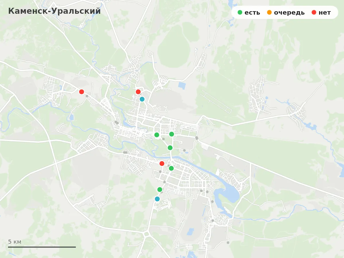 Карта заправок Каменск-Уральский: зелёные — есть топливо, оранжевые — очередь, красные — нет