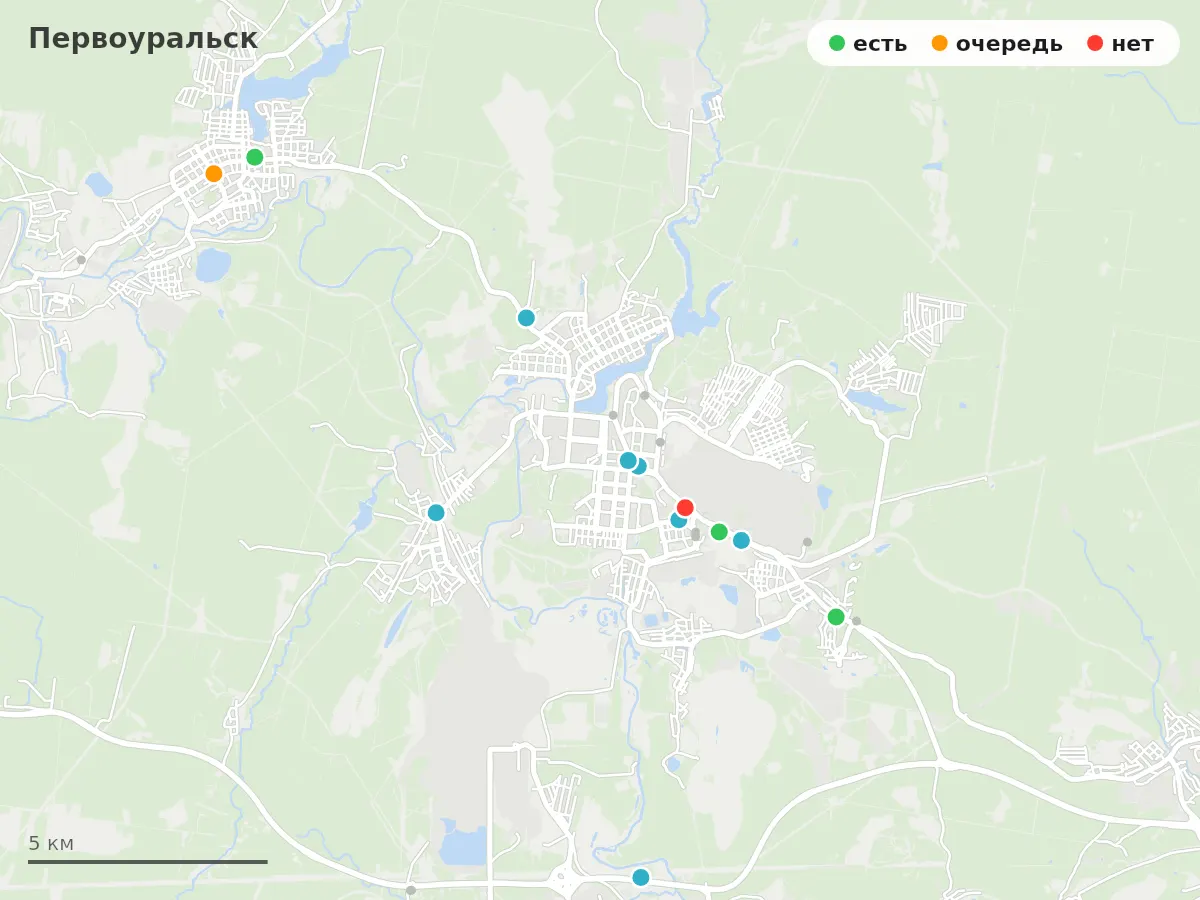 Карта заправок Первоуральск: зелёные — есть топливо, оранжевые — очередь, красные — нет