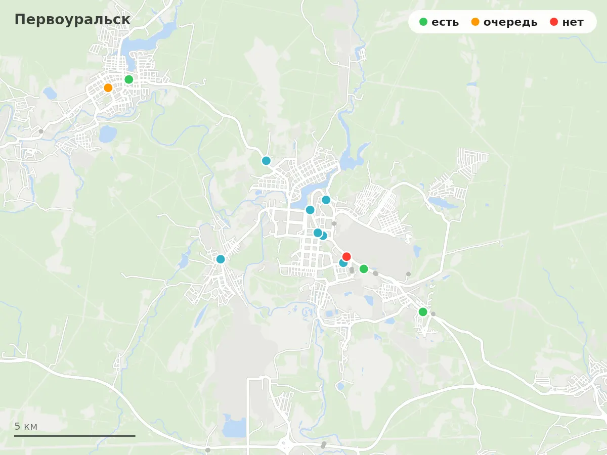 Карта заправок Первоуральск: зелёные — есть топливо, оранжевые — очередь, красные — нет
