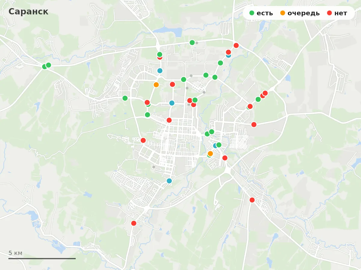 Карта заправок Саранск: зелёные — есть топливо, оранжевые — очередь, красные — нет