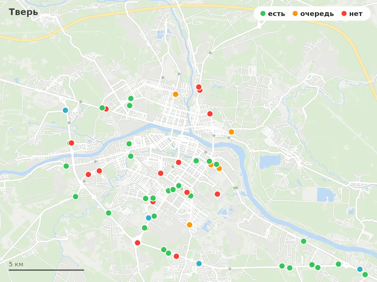Карта заправок Тверь: зелёные — есть топливо, оранжевые — очередь, красные — нет