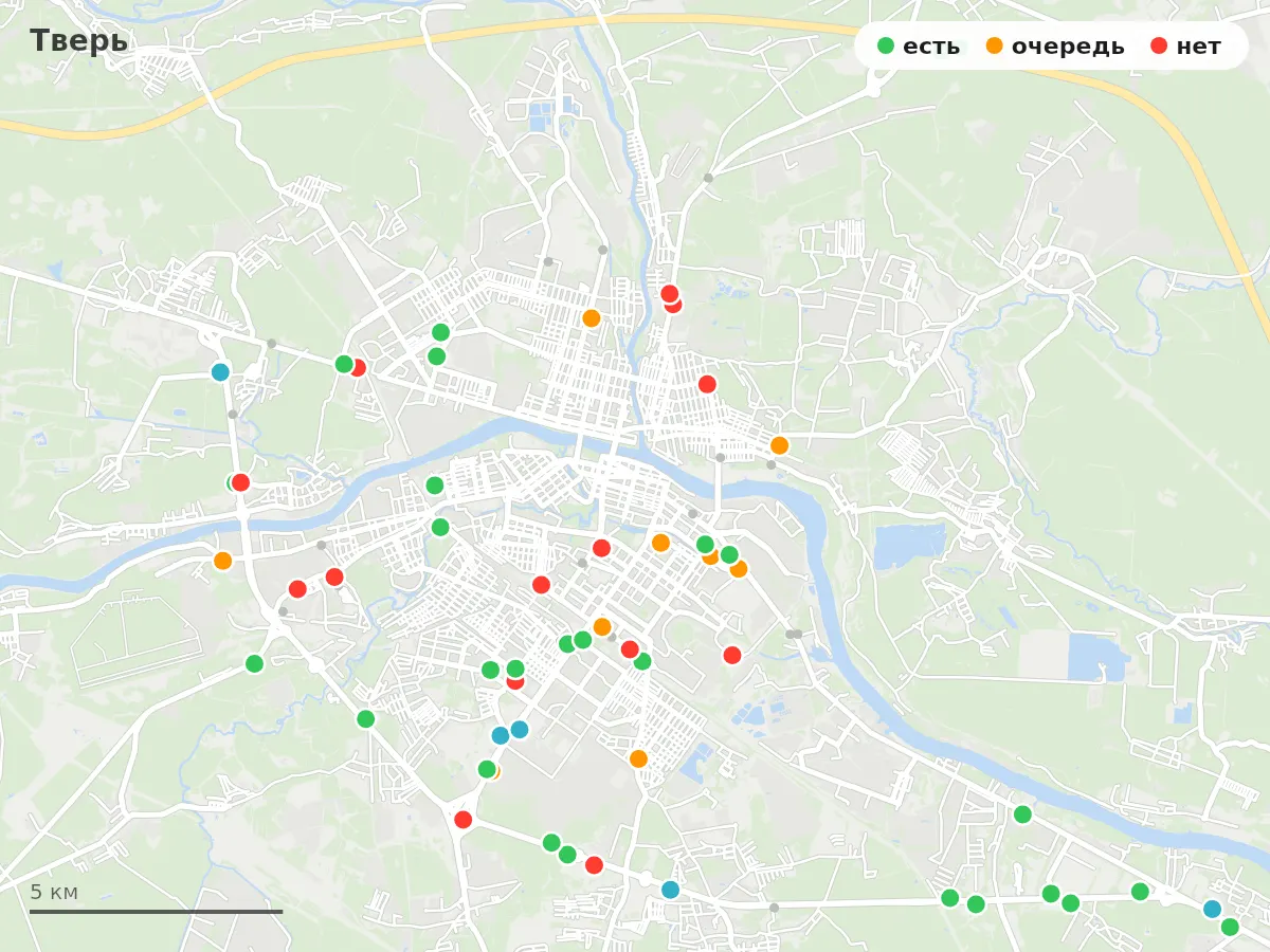 Карта заправок Тверь: зелёные — есть топливо, оранжевые — очередь, красные — нет